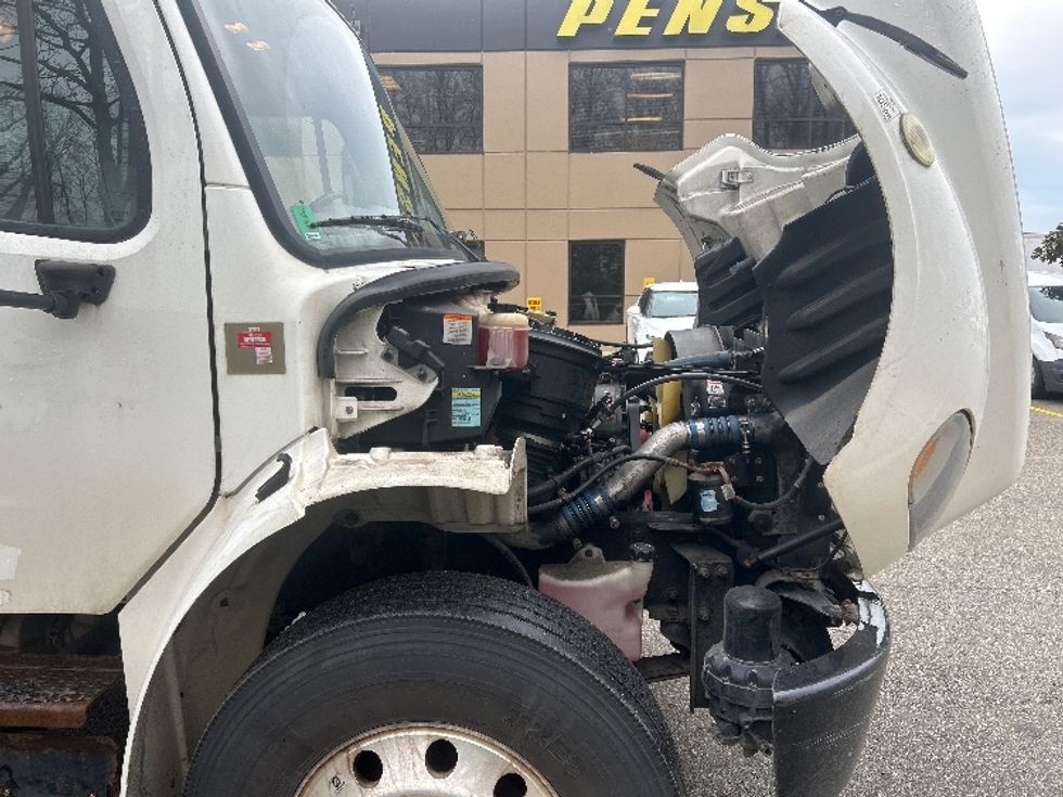 Medium Duty Box Truck-Light and Medium Duty Trucks-Freightliner-2019-M2-Delta-BC-158,323\n\t\tkm-$ 73,250 - Image 23