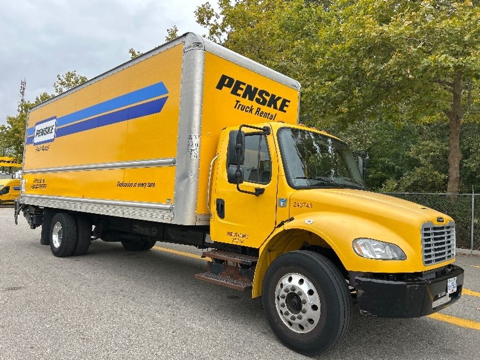 Medium Duty Box Truck-Light and Medium Duty Trucks-Freightliner-2019-M2-Delta-BC-175,632\n\t\tkm-$ 72,500 - Image 1