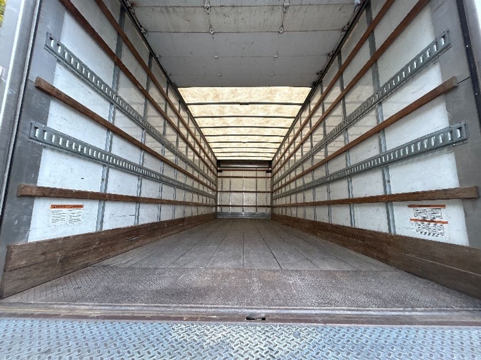 Medium Duty Box Truck-Light and Medium Duty Trucks-Freightliner-2019-M2-Delta-BC-175,632\n\t\tkm-$ 72,500 - Image 8