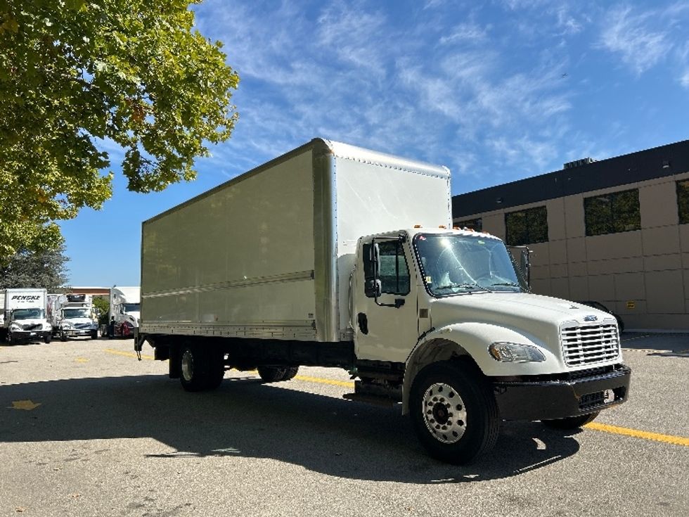 Medium Duty Box Truck-Light and Medium Duty Trucks-Freightliner-2019-M2-Delta-BC-246,694\n\t\tkm-$ 68,250 - Image 1