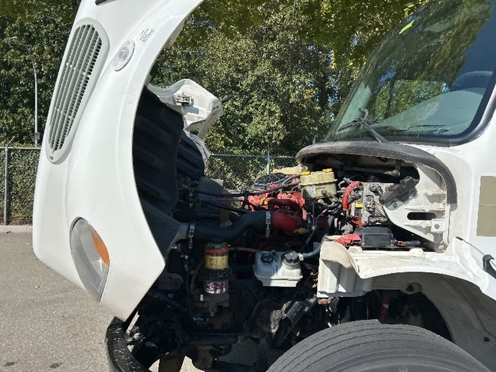 Medium Duty Box Truck-Light and Medium Duty Trucks-Freightliner-2019-M2-Delta-BC-246,694\n\t\tkm-$ 68,250 - Image 24