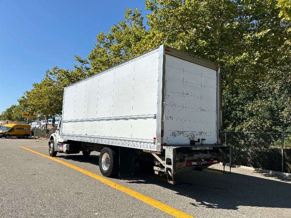 Medium Duty Box Truck-Light and Medium Duty Trucks-Freightliner-2019-M2-Delta-BC-246,694\n\t\tkm-$ 68,250 - Image 6