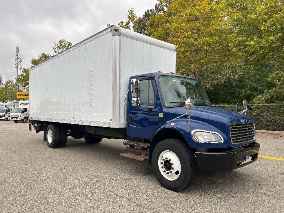 Medium Duty Box Truck-Light and Medium Duty Trucks-Freightliner-2019-M2-Delta-BC-272,933\n\t\tkm-$ 65,750 - Image 1