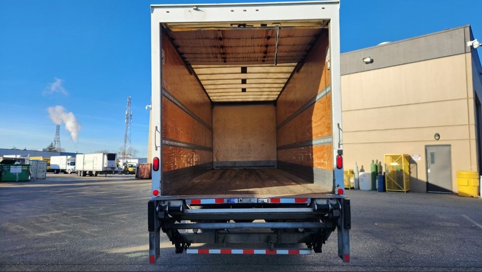 Medium Duty Box Truck-Light and Medium Duty Trucks-Freightliner-2019-M2-Delta-BC-272,933\n\t\tkm-$ 65,750 - Image 10