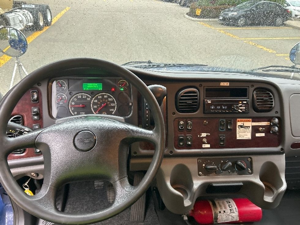 Medium Duty Box Truck-Light and Medium Duty Trucks-Freightliner-2019-M2-Delta-BC-272,933\n\t\tkm-$ 65,750 - Image 18