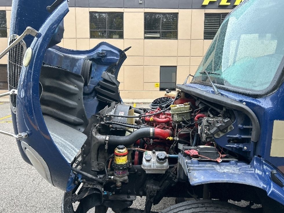 Medium Duty Box Truck-Light and Medium Duty Trucks-Freightliner-2019-M2-Delta-BC-272,933\n\t\tkm-$ 65,750 - Image 24