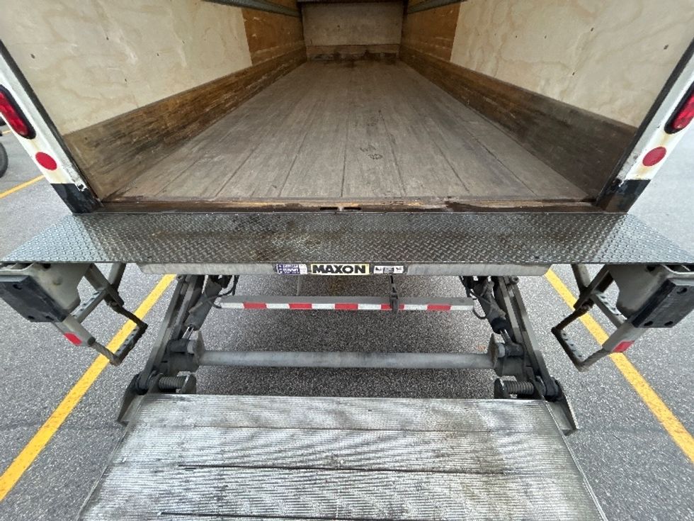 Medium Duty Box Truck-Light and Medium Duty Trucks-Freightliner-2019-M2-Delta-BC-357,042\n\t\tkm-$ 63,000 - Image 10
