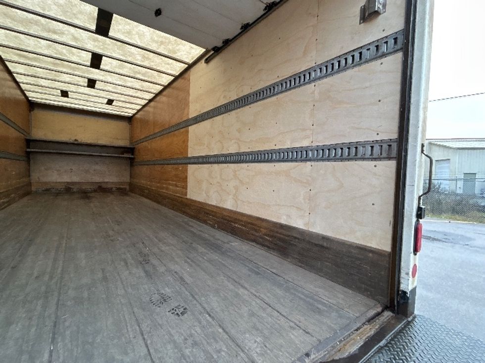 Medium Duty Box Truck-Light and Medium Duty Trucks-Freightliner-2019-M2-Delta-BC-357,042\n\t\tkm-$ 63,000 - Image 12