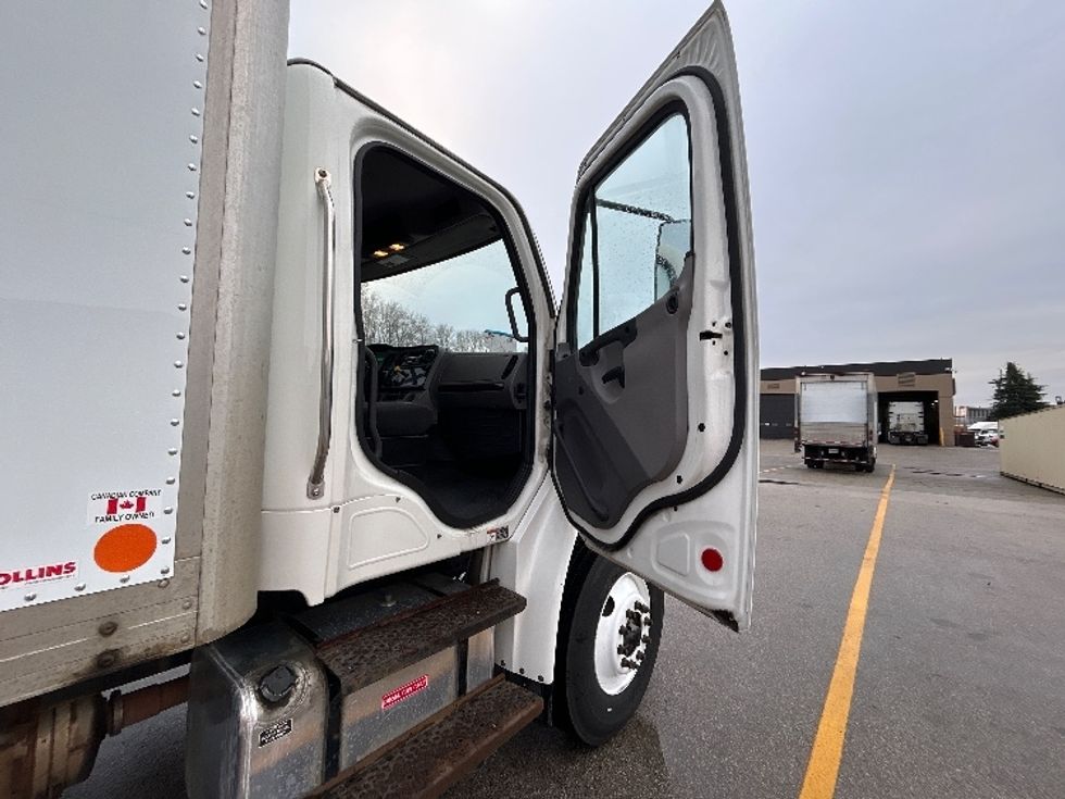 Medium Duty Box Truck-Light and Medium Duty Trucks-Freightliner-2019-M2-Delta-BC-357,042\n\t\tkm-$ 63,000 - Image 20