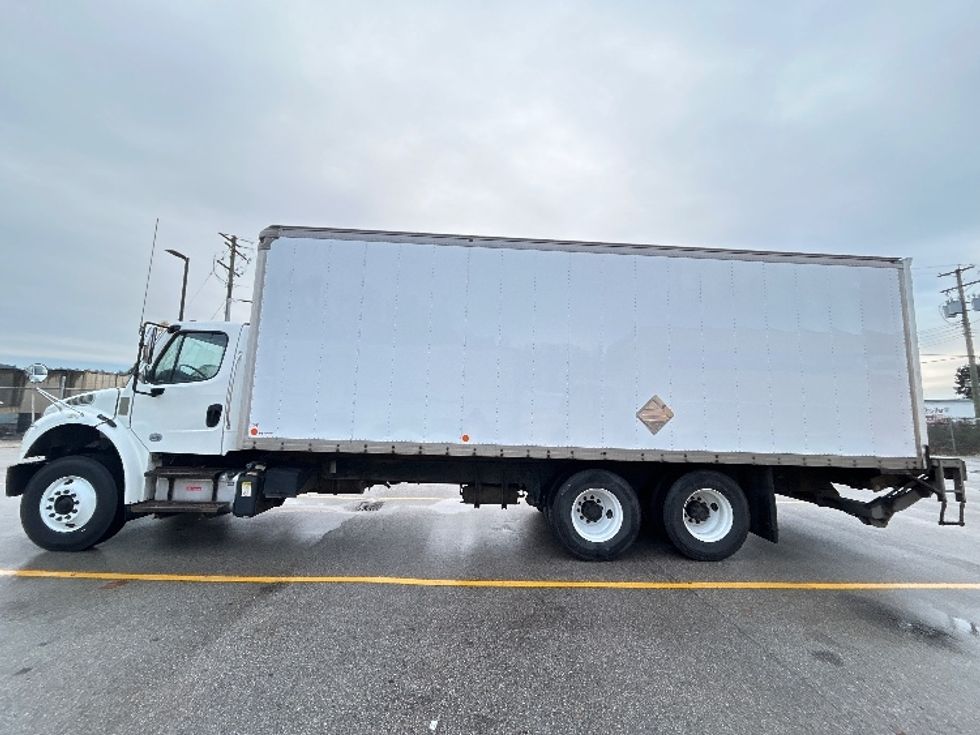 Medium Duty Box Truck-Light and Medium Duty Trucks-Freightliner-2019-M2-Delta-BC-357,042\n\t\tkm-$ 63,000 - Image 4