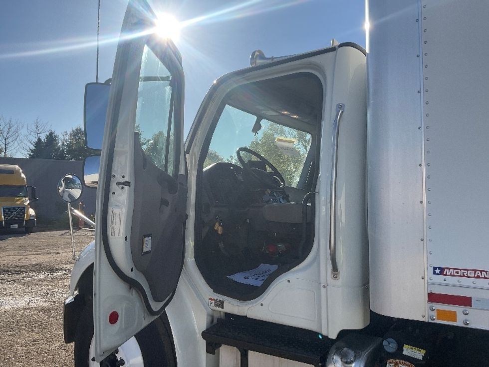 Medium Duty Box Truck-Light and Medium Duty Trucks-Freightliner-2019-M2-East Chicago-IN-107,430\n\t\tmiles-$ 59,250 - Image 16