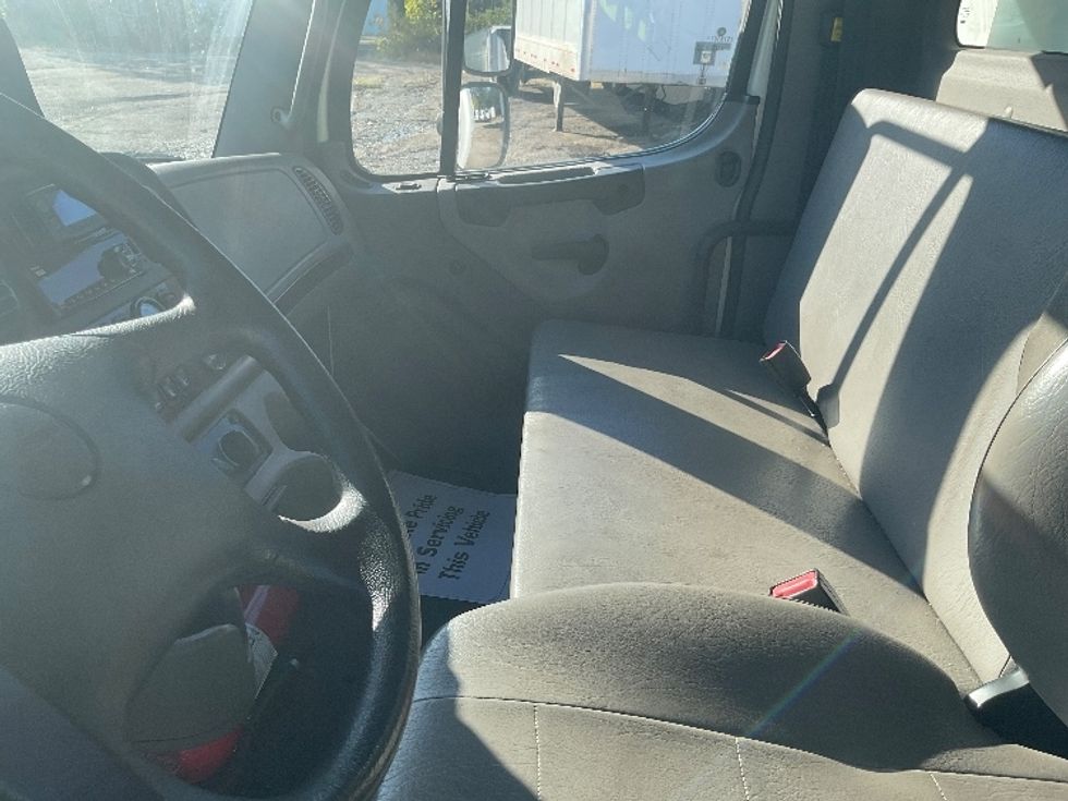 Medium Duty Box Truck-Light and Medium Duty Trucks-Freightliner-2019-M2-East Chicago-IN-107,430\n\t\tmiles-$ 59,250 - Image 19