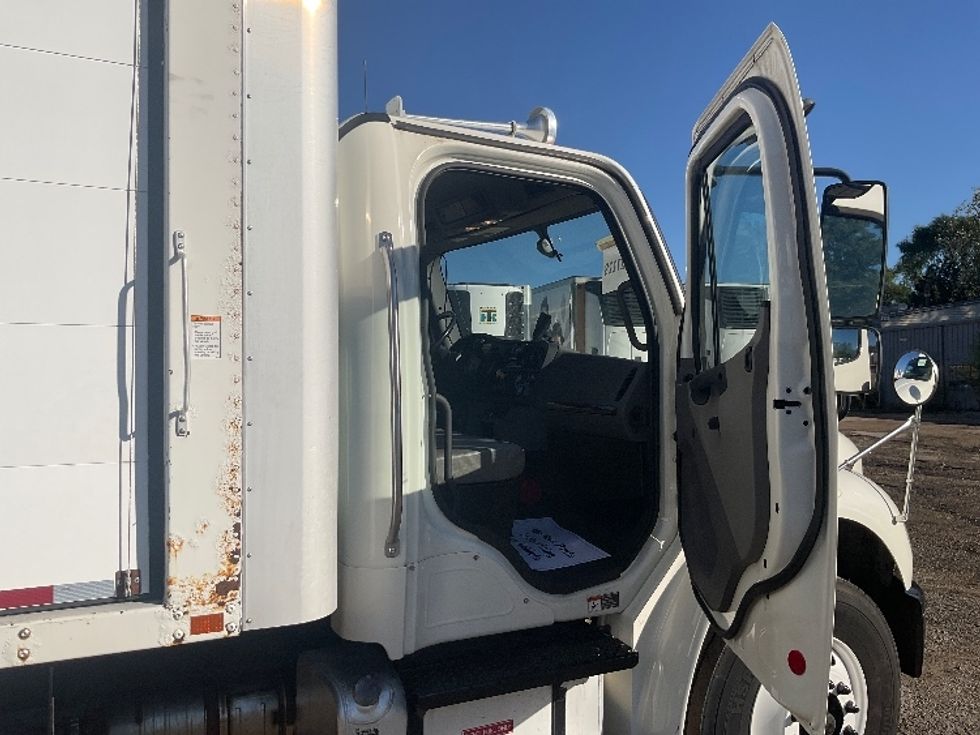 Medium Duty Box Truck-Light and Medium Duty Trucks-Freightliner-2019-M2-East Chicago-IN-107,430\n\t\tmiles-$ 59,250 - Image 20