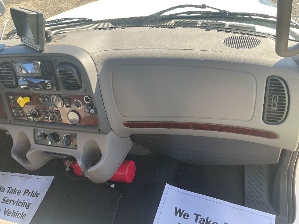 Medium Duty Box Truck-Light and Medium Duty Trucks-Freightliner-2019-M2-East Chicago-IN-107,430\n\t\tmiles-$ 59,250 - Image 21