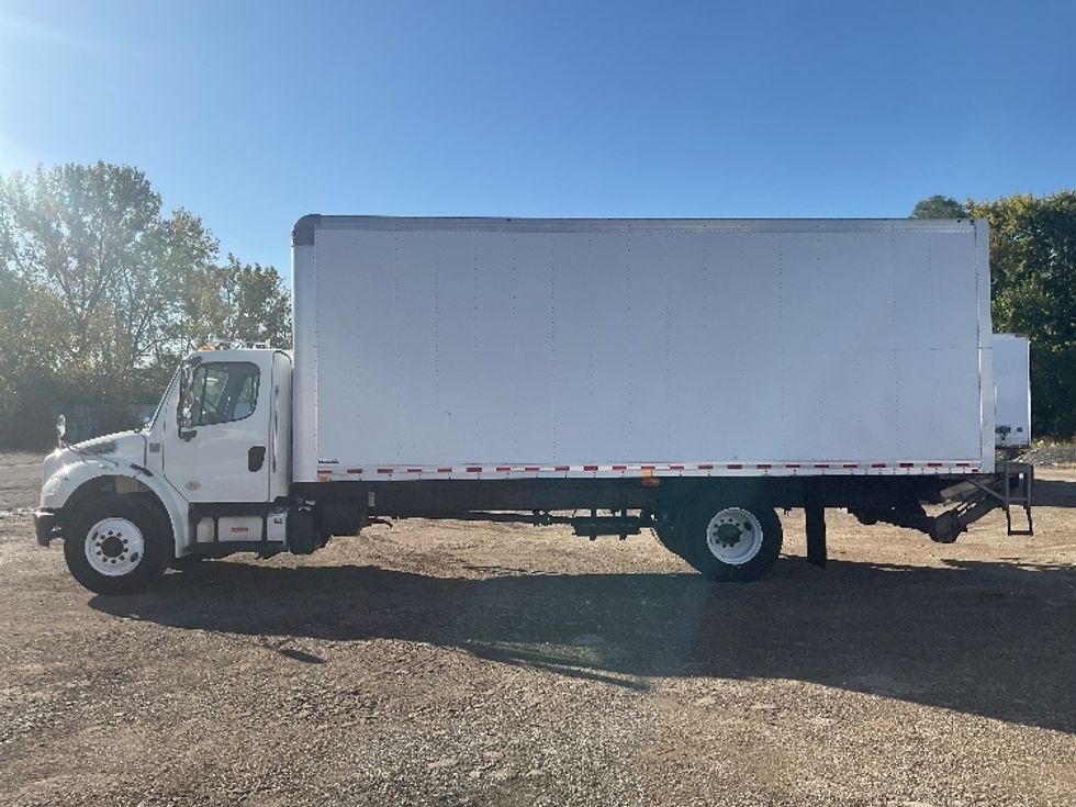 Medium Duty Box Truck-Light and Medium Duty Trucks-Freightliner-2019-M2-East Chicago-IN-107,430\n\t\tmiles-$ 59,250 - Image 4