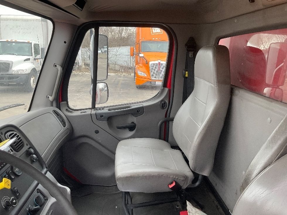 Medium Duty Box Truck-Light and Medium Duty Trucks-Freightliner-2019-M2-East Chicago-IN-120,233\n\t\tmiles-$ 38,000 - Image 18
