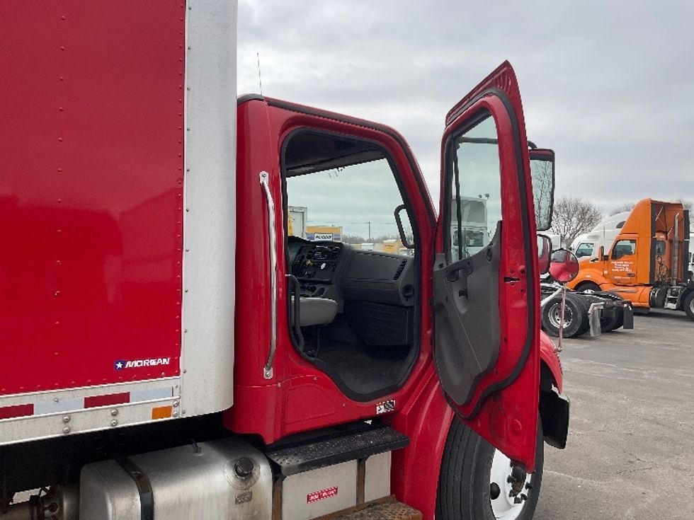 Medium Duty Box Truck-Light and Medium Duty Trucks-Freightliner-2019-M2-East Chicago-IN-120,233\n\t\tmiles-$ 38,000 - Image 19