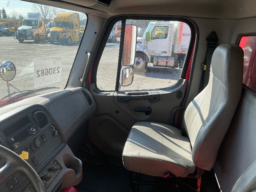 Medium Duty Box Truck-Light and Medium Duty Trucks-Freightliner-2019-M2-East Chicago-IN-189,432\n\t\tmiles-$ 31,500 - Image 18