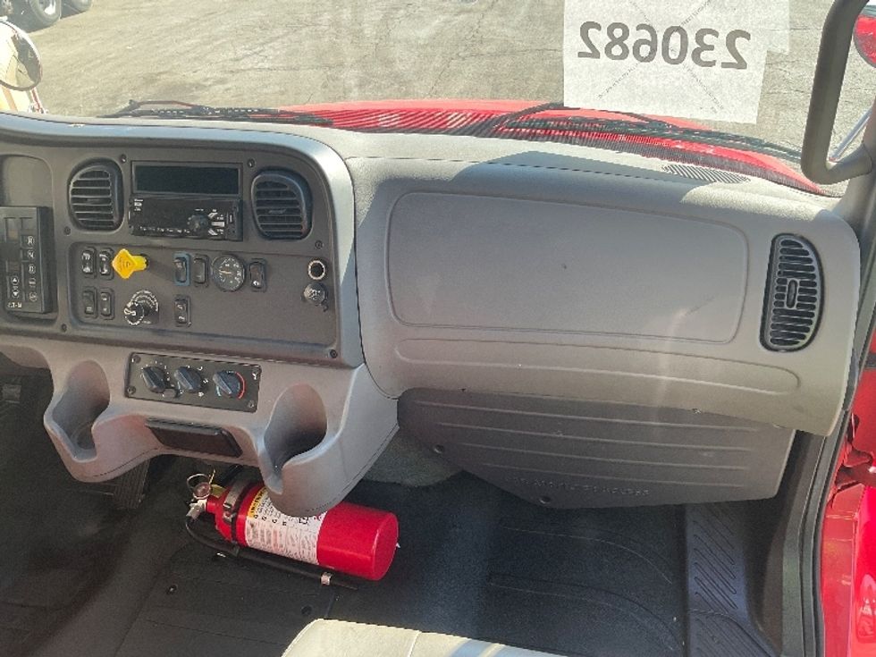 Medium Duty Box Truck-Light and Medium Duty Trucks-Freightliner-2019-M2-East Chicago-IN-189,432\n\t\tmiles-$ 31,500 - Image 20