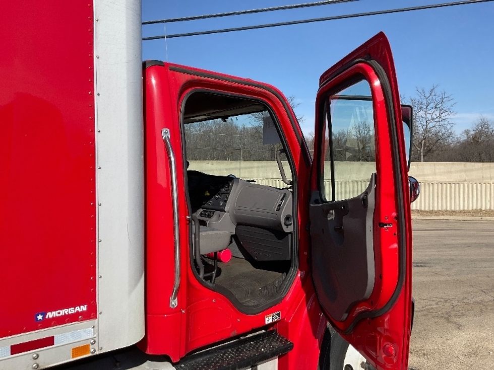 Medium Duty Box Truck-Light and Medium Duty Trucks-Freightliner-2019-M2-East Chicago-IN-224,541\n\t\tmiles-$ 27,000 - Image 19