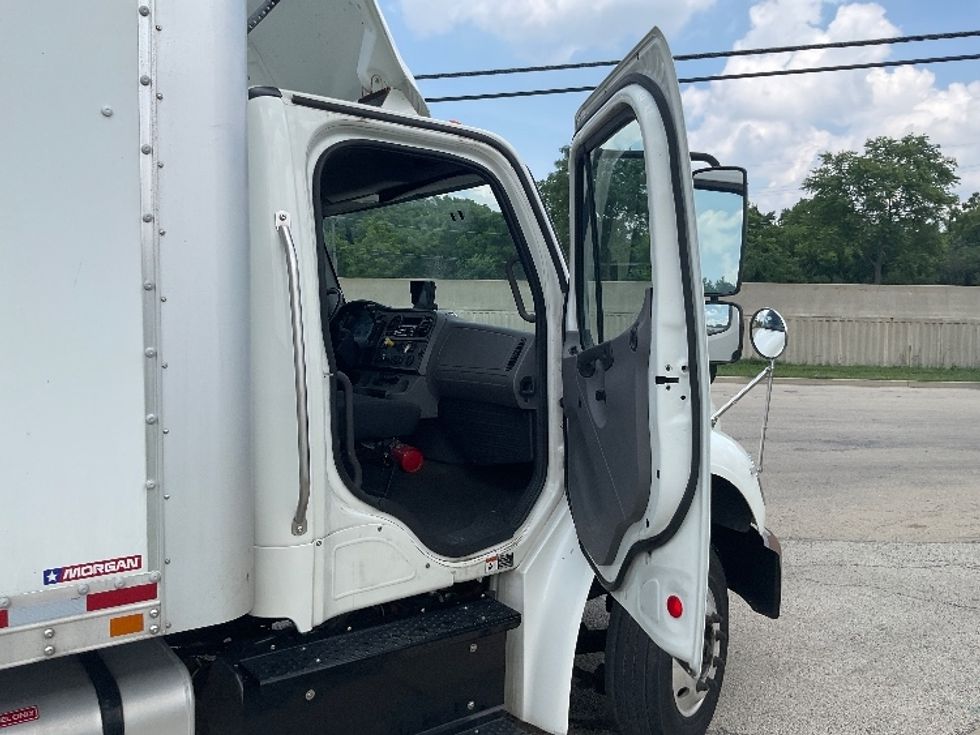 Medium Duty Box Truck-Light and Medium Duty Trucks-Freightliner-2019-M2-East Chicago-IN-281,904\n\t\tmiles-$ 21,500 - Image 15