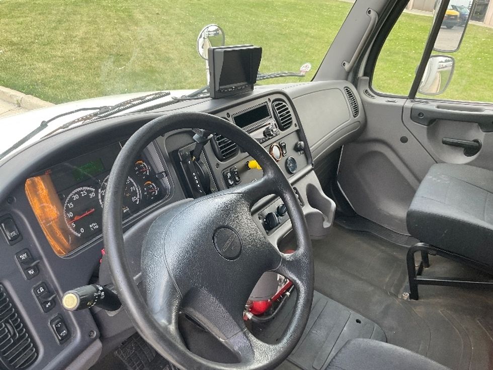 Medium Duty Box Truck-Light and Medium Duty Trucks-Freightliner-2019-M2-East Chicago-IN-281,904\n\t\tmiles-$ 21,500 - Image 16