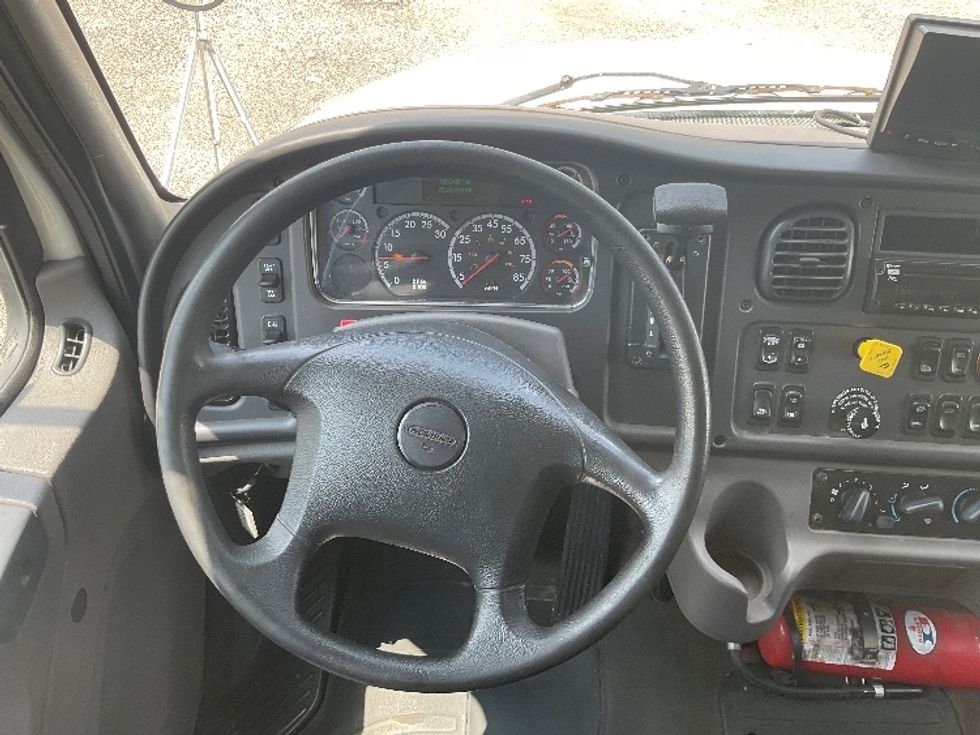 Medium Duty Box Truck-Light and Medium Duty Trucks-Freightliner-2019-M2-East Chicago-IN-281,904\n\t\tmiles-$ 21,500 - Image 17