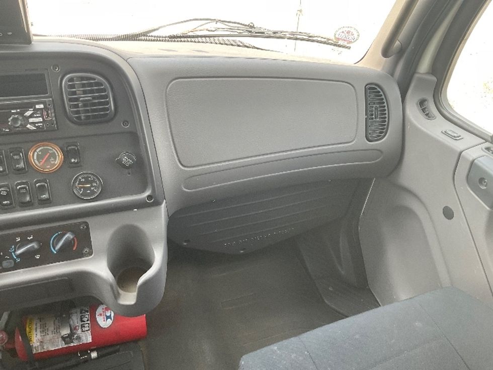 Medium Duty Box Truck-Light and Medium Duty Trucks-Freightliner-2019-M2-East Chicago-IN-281,904\n\t\tmiles-$ 21,500 - Image 20
