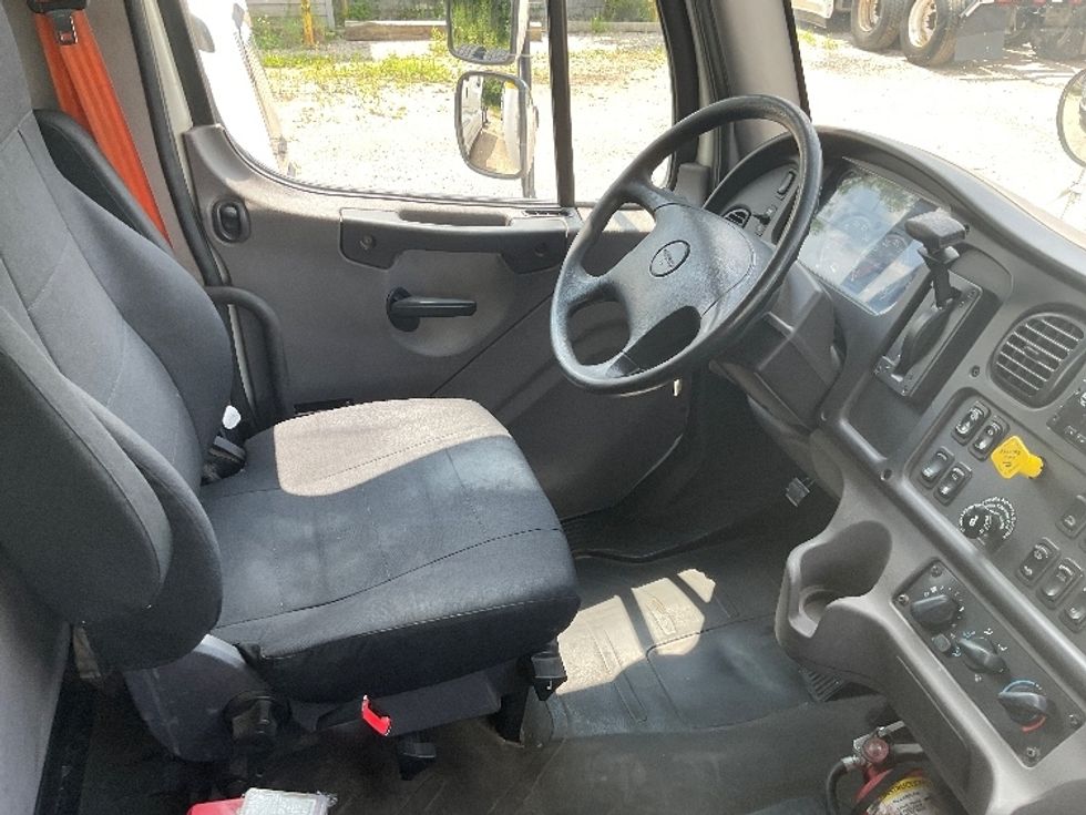 Medium Duty Box Truck-Light and Medium Duty Trucks-Freightliner-2019-M2-East Chicago-IN-281,904\n\t\tmiles-$ 21,500 - Image 21