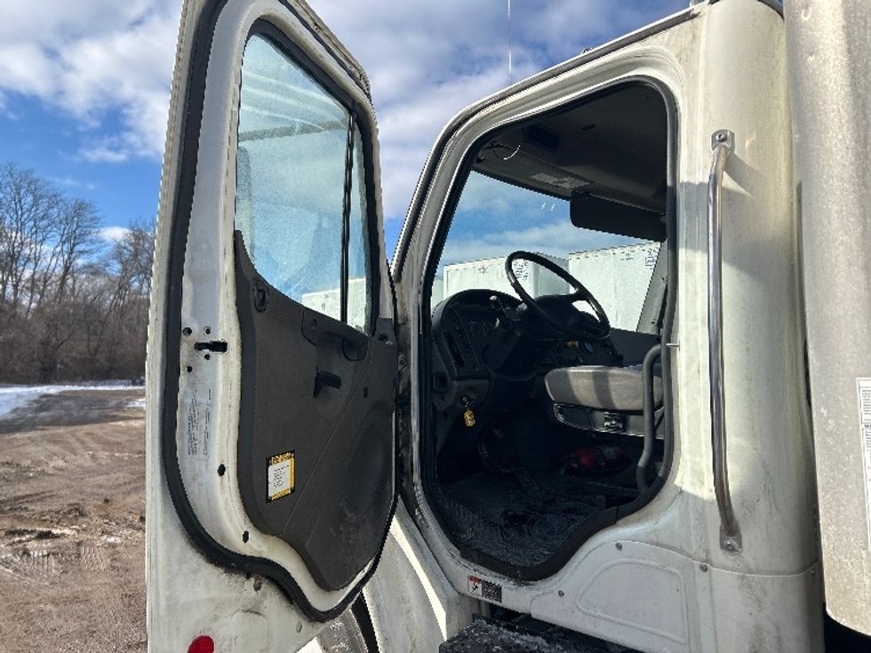 Medium Duty Box Truck-Light and Medium Duty Trucks-Freightliner-2019-M2-East Chicago-IN-320,408\n\t\tmiles-$ 20,000 - Image 15