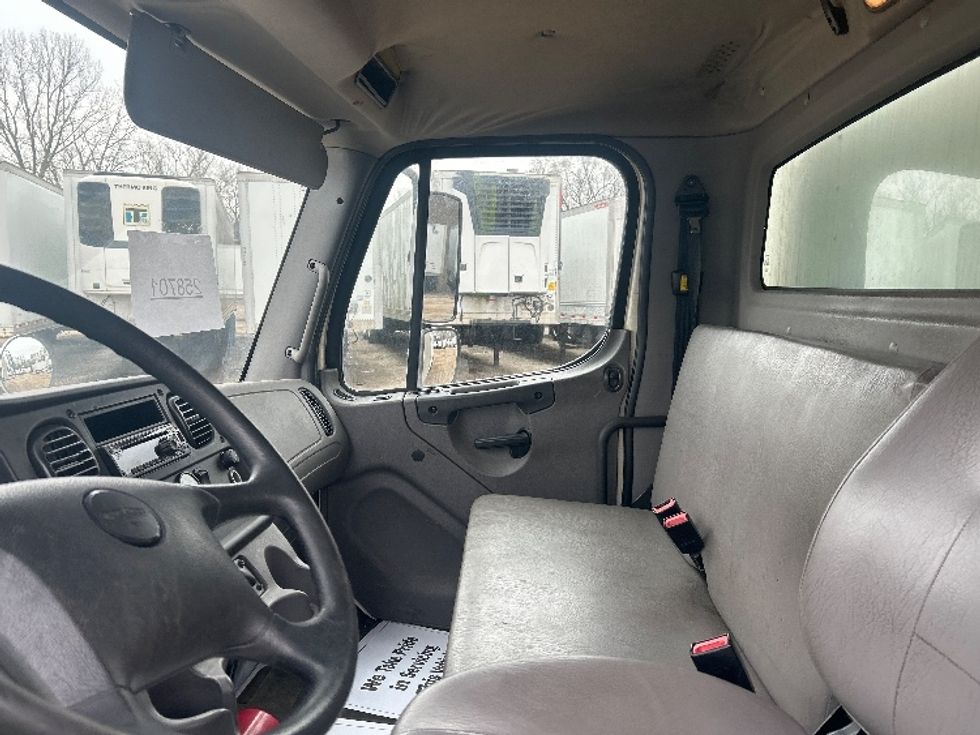 Medium Duty Box Truck-Light and Medium Duty Trucks-Freightliner-2019-M2-East Chicago-IN-358,264\n\t\tmiles-$ 20,000 - Image 17