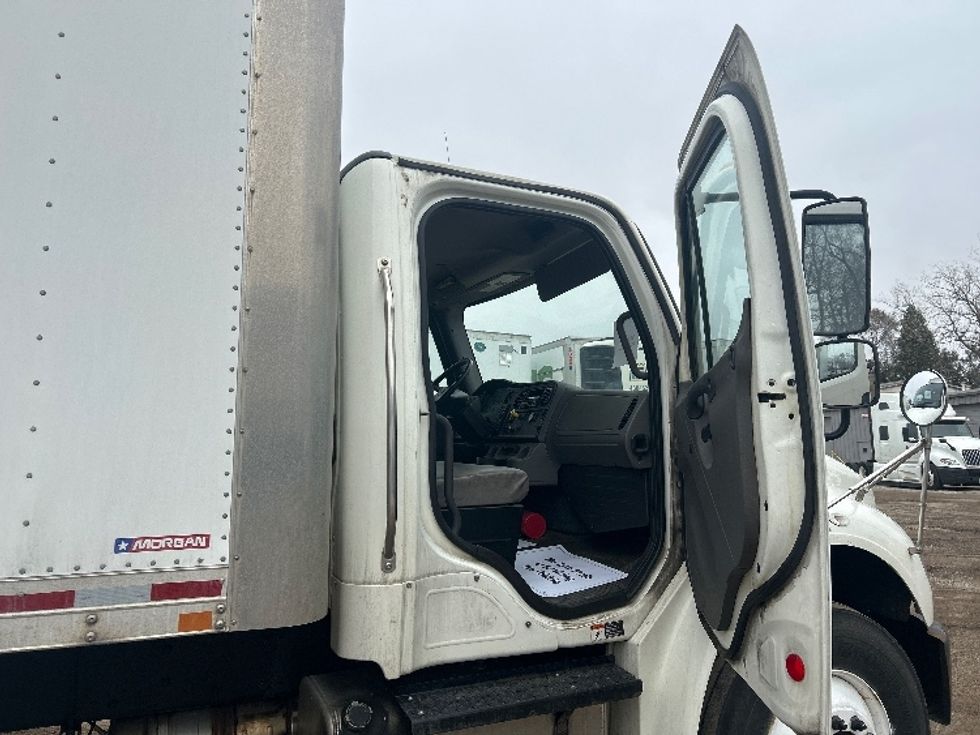 Medium Duty Box Truck-Light and Medium Duty Trucks-Freightliner-2019-M2-East Chicago-IN-358,264\n\t\tmiles-$ 20,000 - Image 19