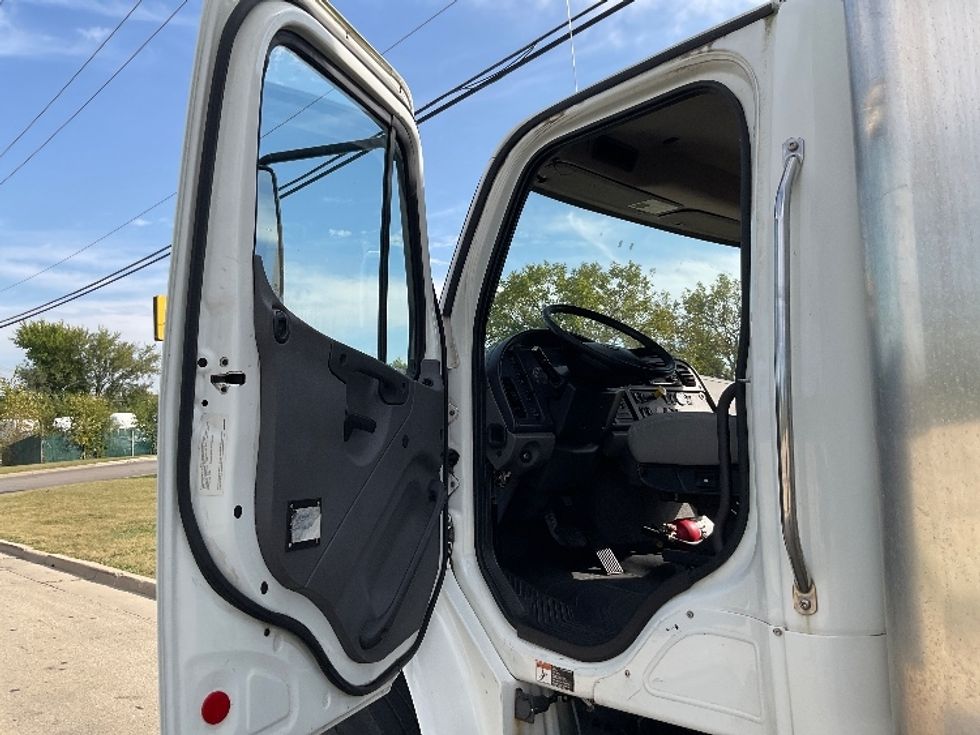 Medium Duty Box Truck-Light and Medium Duty Trucks-Freightliner-2019-M2-East Chicago-IN-89,314\n\t\tmiles-$ 61,500 - Image 15