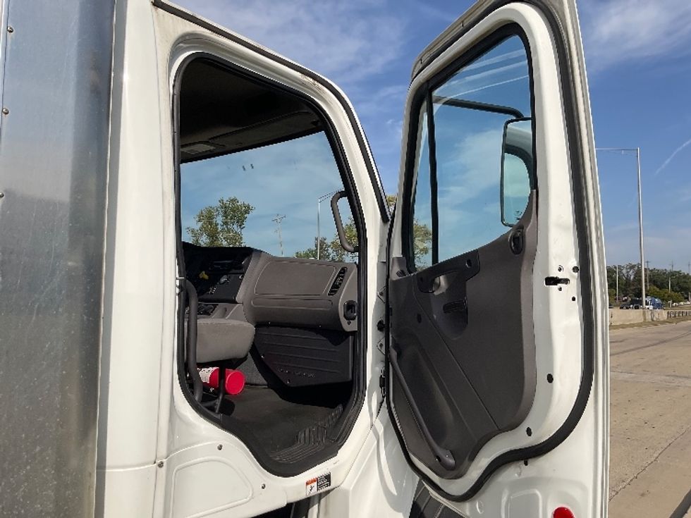 Medium Duty Box Truck-Light and Medium Duty Trucks-Freightliner-2019-M2-East Chicago-IN-89,314\n\t\tmiles-$ 61,500 - Image 19