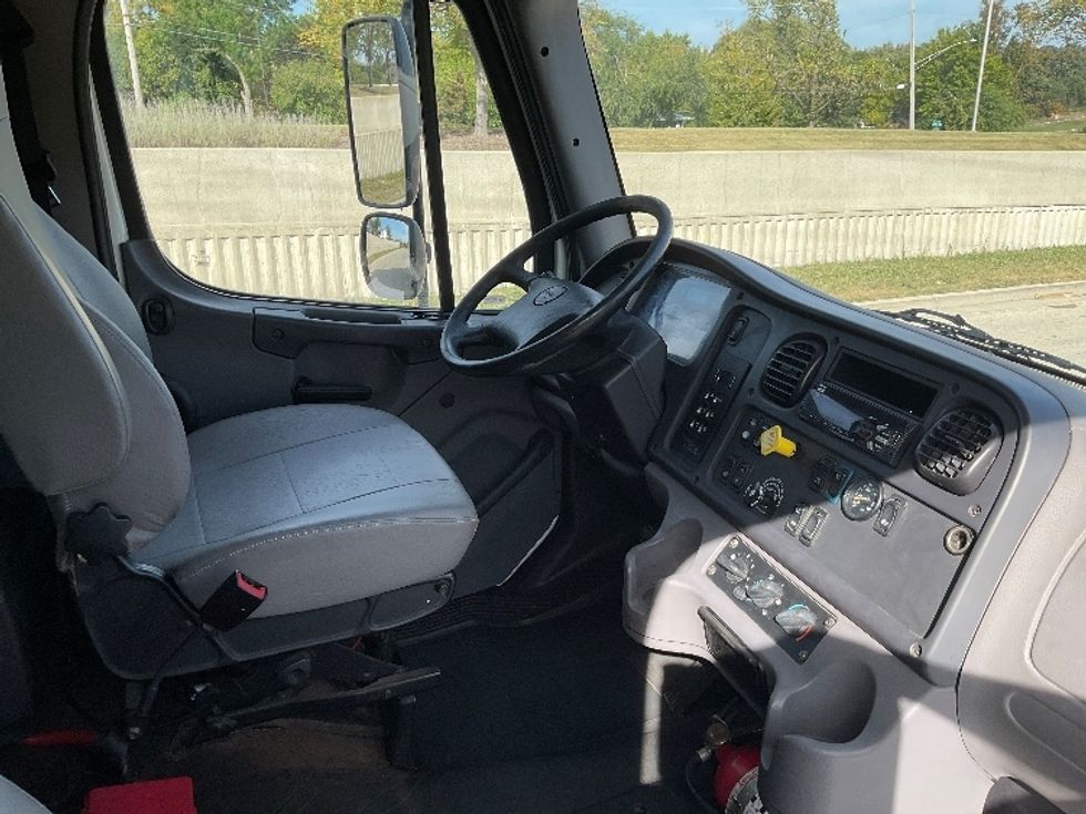Medium Duty Box Truck-Light and Medium Duty Trucks-Freightliner-2019-M2-East Chicago-IN-89,314\n\t\tmiles-$ 61,500 - Image 21