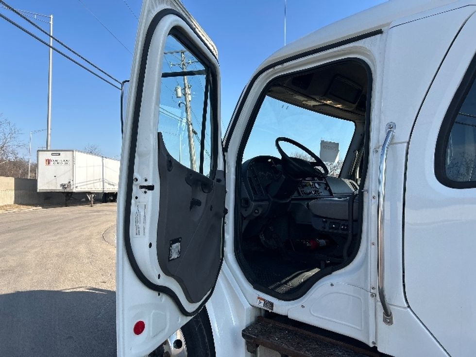 Medium Duty Box Truck-Light and Medium Duty Trucks-Freightliner-2019-M2-East Chicago-IN-93,418\n\t\tmiles-$ 58,000 - Image 16