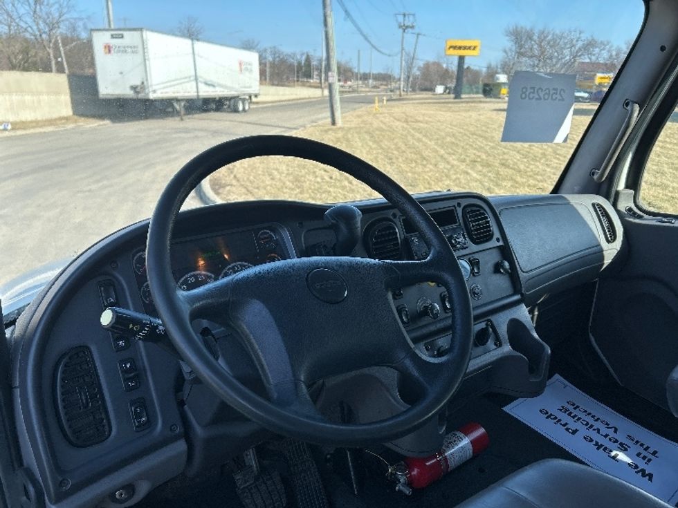 Medium Duty Box Truck-Light and Medium Duty Trucks-Freightliner-2019-M2-East Chicago-IN-93,418\n\t\tmiles-$ 58,000 - Image 17