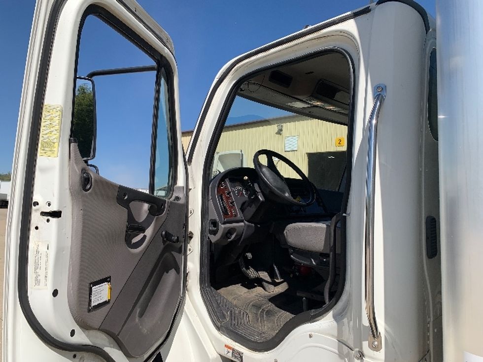 Medium Duty Box Truck-Light and Medium Duty Trucks-Freightliner-2019-M2-East Liberty-OH-171,223\n\t\tmiles-$ 53,000 - Image 16