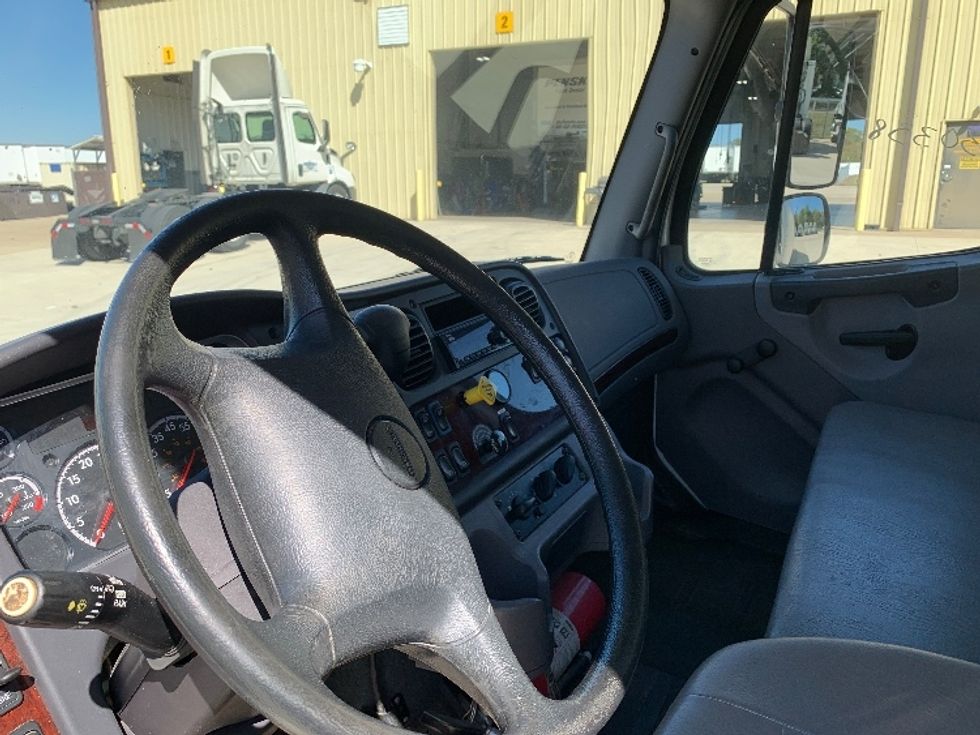 Medium Duty Box Truck-Light and Medium Duty Trucks-Freightliner-2019-M2-East Liberty-OH-171,223\n\t\tmiles-$ 53,000 - Image 17