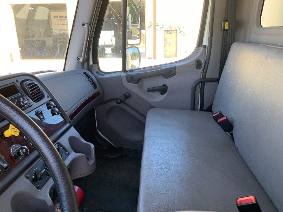 Medium Duty Box Truck-Light and Medium Duty Trucks-Freightliner-2019-M2-East Liberty-OH-171,223\n\t\tmiles-$ 53,000 - Image 19