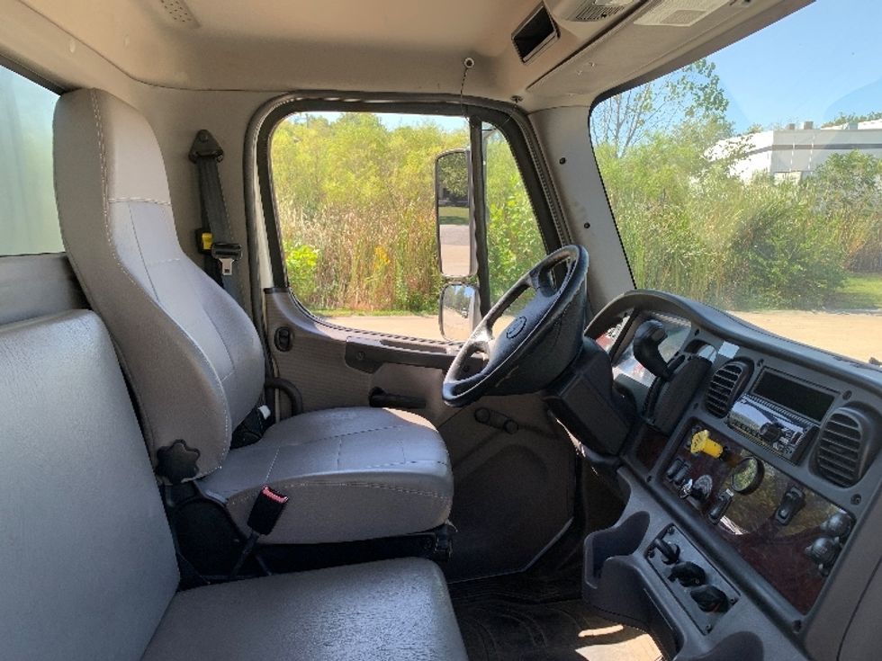 Medium Duty Box Truck-Light and Medium Duty Trucks-Freightliner-2019-M2-East Liberty-OH-171,223\n\t\tmiles-$ 53,000 - Image 22