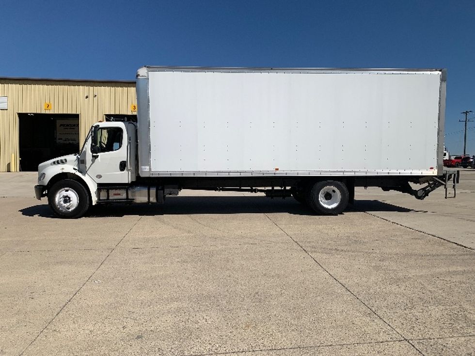 Medium Duty Box Truck-Light and Medium Duty Trucks-Freightliner-2019-M2-East Liberty-OH-171,223\n\t\tmiles-$ 53,000 - Image 4