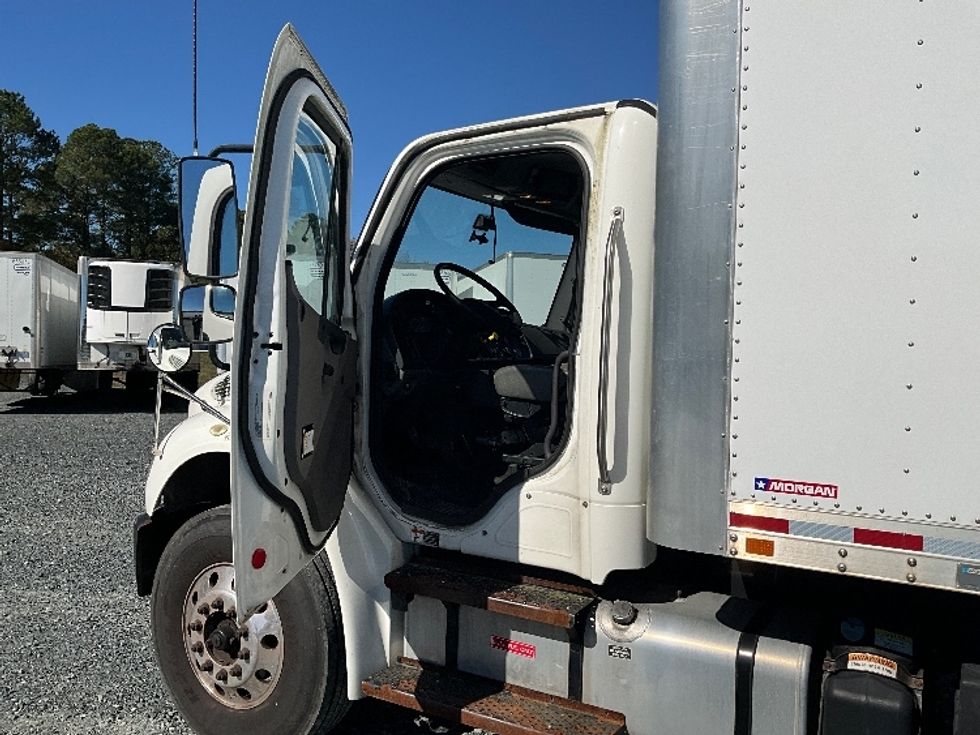Medium Duty Box Truck-Light and Medium Duty Trucks-Freightliner-2019-M2-Eden-MD-121,979\n\t\tmiles-$ 46,000 - Image 16