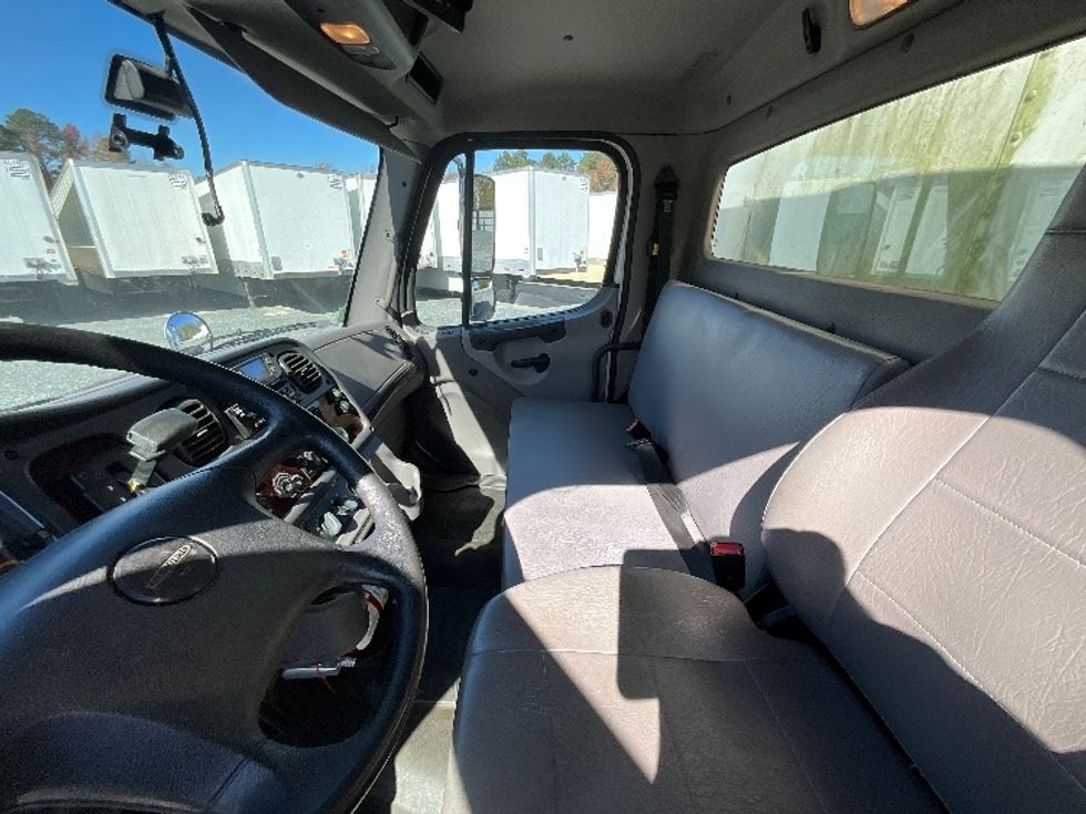Medium Duty Box Truck-Light and Medium Duty Trucks-Freightliner-2019-M2-Eden-MD-121,979\n\t\tmiles-$ 46,000 - Image 19