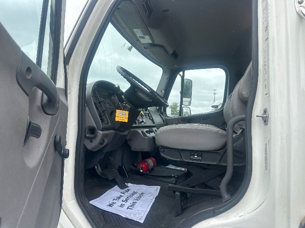 Medium Duty Box Truck-Light and Medium Duty Trucks-Freightliner-2019-M2-Eden-MD-123,410\n\t\tmiles-$ 55,750 - Image 16