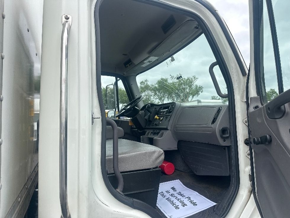 Medium Duty Box Truck-Light and Medium Duty Trucks-Freightliner-2019-M2-Eden-MD-131,866\n\t\tmiles-$ 53,000 - Image 17