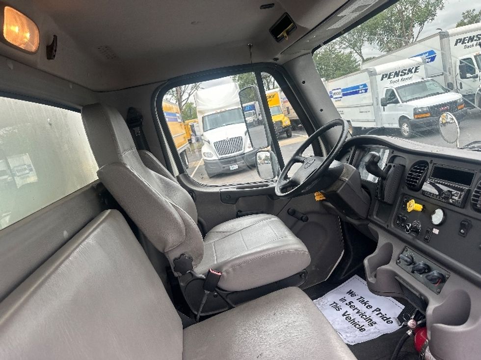 Medium Duty Box Truck-Light and Medium Duty Trucks-Freightliner-2019-M2-Eden-MD-131,866\n\t\tmiles-$ 53,000 - Image 19
