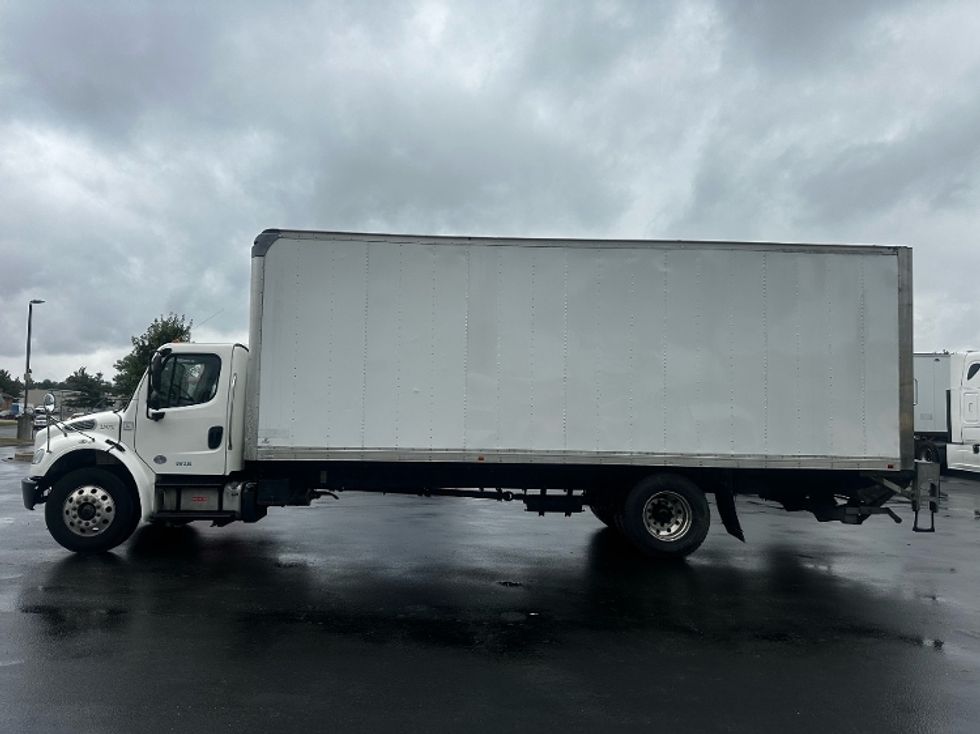 Medium Duty Box Truck-Light and Medium Duty Trucks-Freightliner-2019-M2-Eden-MD-131,866\n\t\tmiles-$ 53,000 - Image 24