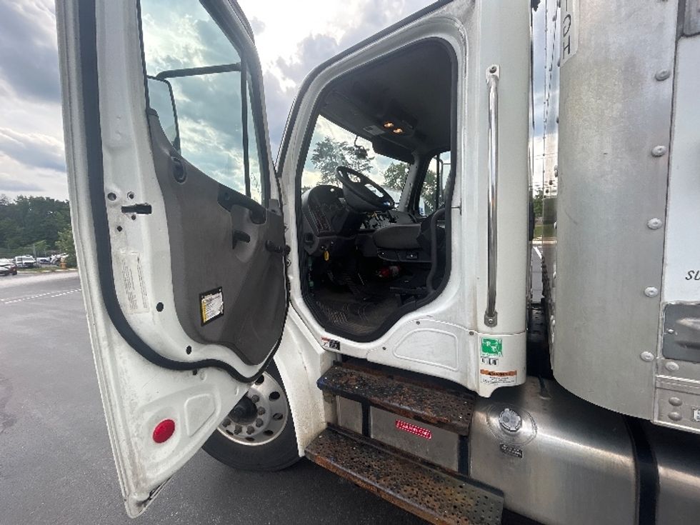 Medium Duty Box Truck-Light and Medium Duty Trucks-Freightliner-2019-M2-Eden-MD-343,844\n\t\tmiles-$ 30,500 - Image 15