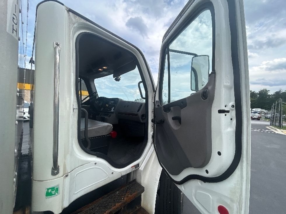 Medium Duty Box Truck-Light and Medium Duty Trucks-Freightliner-2019-M2-Eden-MD-343,844\n\t\tmiles-$ 30,500 - Image 19